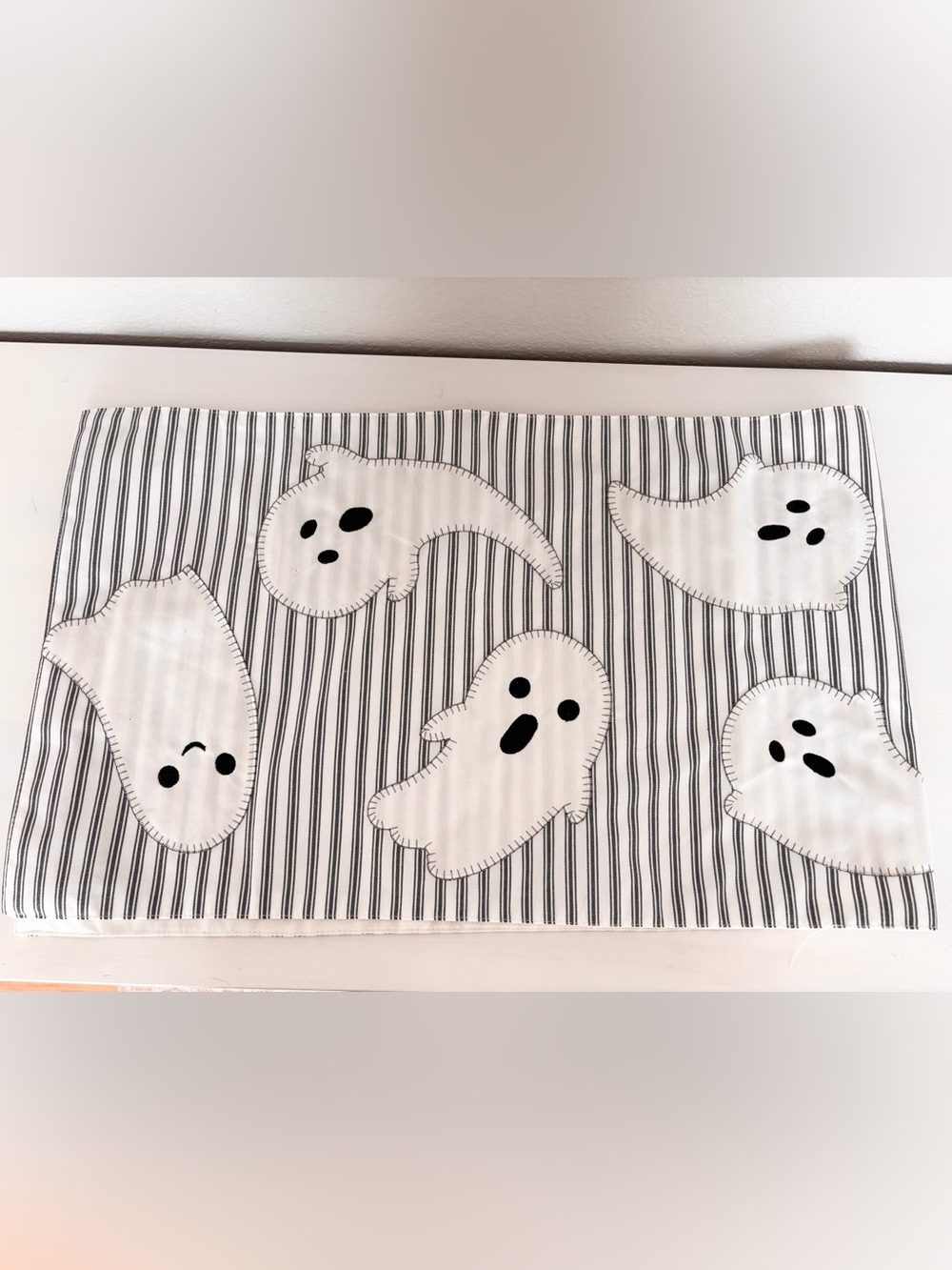 CYNTHIA ROWLEY CURIOUS NY Ghost Runner/ Topper
